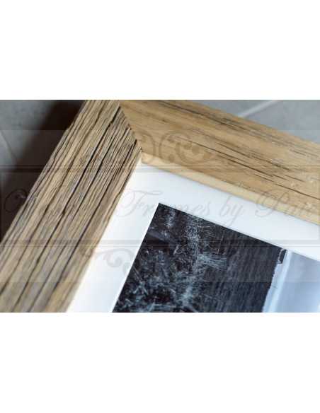 Rendu final: photo noir et blanc dans un cadre bois avec passe partout blanc